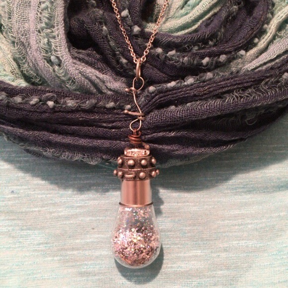 Metal & Glitter 3.5” Lightbulb Pendant & Chain - Picture 4 of 8